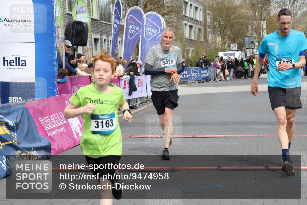 12.04.2026 - 45. Internationalen Wilhelmsburger Insellauf Strokosch-Dieckow http://msf.ph/oto/9474958 12.04.2026 12:55:16 Ziel 3163, 4472, 5478 meine-sportfotos.de