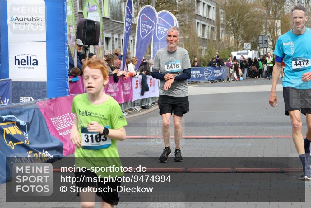 12.04.2026 - 45. Internationalen Wilhelmsburger Insellauf Strokosch-Dieckow http://msf.ph/oto/9474994 12.04.2026 12:55:16 Ziel 3163, 4472, 5478 meine-sportfotos.de