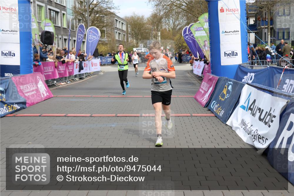 12.04.2026 - 45. Internationalen Wilhelmsburger Insellauf Strokosch-Dieckow http://msf.ph/oto/9475044 12.04.2026 12:55:23 Ziel 5513, 5296, 4570, 3302, 2235 meine-sportfotos.de