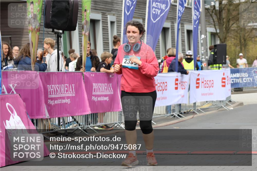 12.04.2026 - 45. Internationalen Wilhelmsburger Insellauf Strokosch-Dieckow http://msf.ph/oto/9475087 12.04.2026 13:32:39 Ziel 2587, 2339, 4462 meine-sportfotos.de
