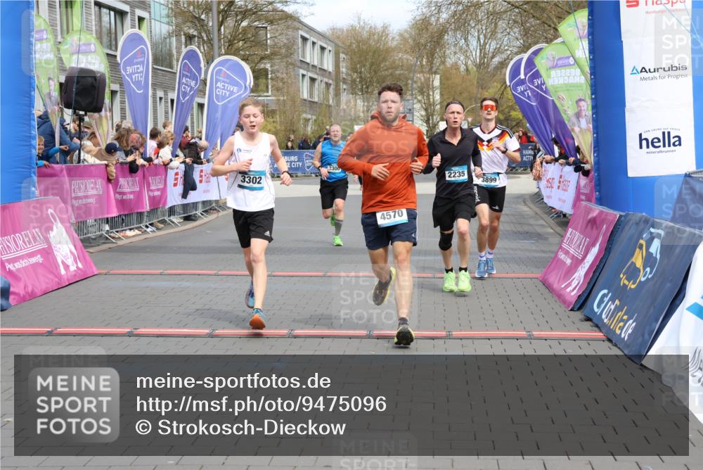 12.04.2026 - 45. Internationalen Wilhelmsburger Insellauf Strokosch-Dieckow http://msf.ph/oto/9475096 12.04.2026 12:55:27 Ziel 5296, 4570, 3302, 2235, 3899, 3300, 5213 meine-sportfotos.de