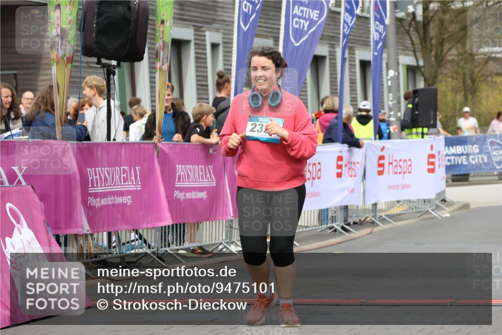12.04.2026 - 45. Internationalen Wilhelmsburger Insellauf Strokosch-Dieckow http://msf.ph/oto/9475101 12.04.2026 13:32:39 Ziel 2587, 2339, 4462 meine-sportfotos.de