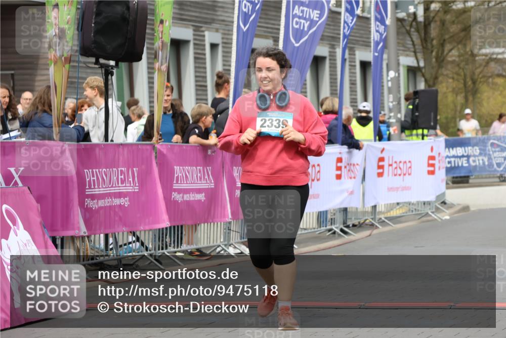12.04.2026 - 45. Internationalen Wilhelmsburger Insellauf Strokosch-Dieckow http://msf.ph/oto/9475118 12.04.2026 13:32:39 Ziel 2587, 2339, 4462 meine-sportfotos.de