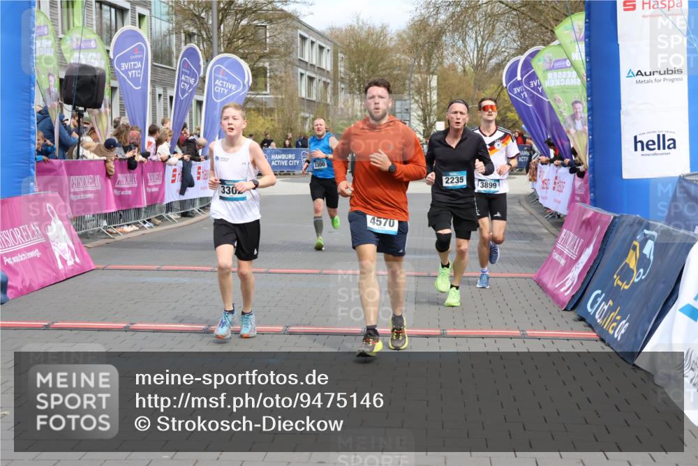 12.04.2026 - 45. Internationalen Wilhelmsburger Insellauf Strokosch-Dieckow http://msf.ph/oto/9475146 12.04.2026 12:55:28 Ziel 4570, 3302, 2235, 3899, 3300, 5213 meine-sportfotos.de