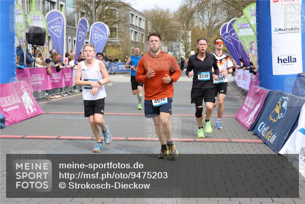 12.04.2026 - 45. Internationalen Wilhelmsburger Insellauf Strokosch-Dieckow http://msf.ph/oto/9475203 12.04.2026 12:55:28 Ziel 4570, 3302, 2235, 3899, 3300, 5213 meine-sportfotos.de