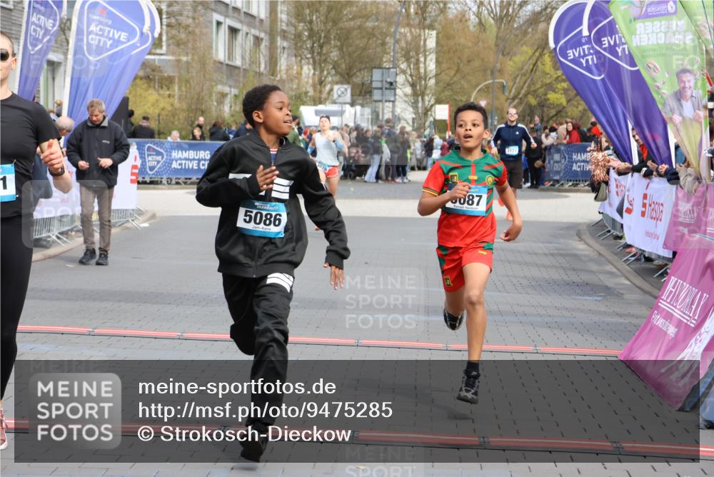12.04.2026 - 45. Internationalen Wilhelmsburger Insellauf Strokosch-Dieckow http://msf.ph/oto/9475285 12.04.2026 12:55:35 Ziel 3411, 4041, 5086, 5087, 4079, 4678 meine-sportfotos.de