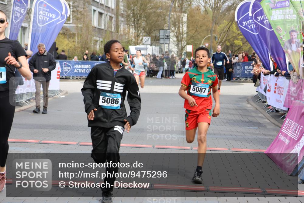 12.04.2026 - 45. Internationalen Wilhelmsburger Insellauf Strokosch-Dieckow http://msf.ph/oto/9475296 12.04.2026 12:55:35 Ziel 3411, 4041, 5086, 5087, 4079, 4678 meine-sportfotos.de