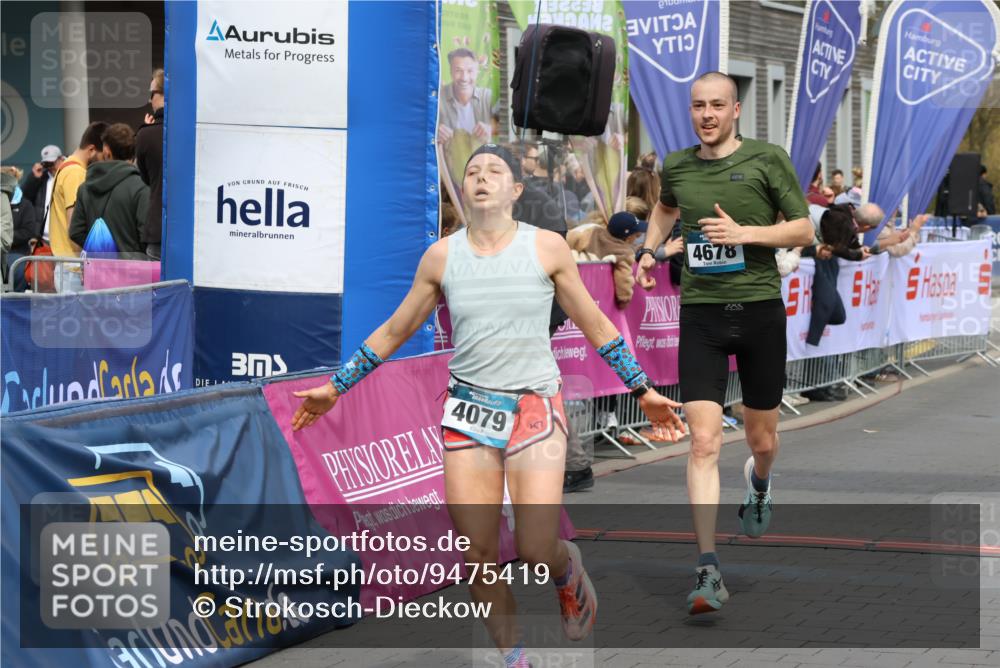 12.04.2026 - 45. Internationalen Wilhelmsburger Insellauf Strokosch-Dieckow http://msf.ph/oto/9475419 12.04.2026 12:55:39 Ziel 5087, 4079, 4678, 3177 meine-sportfotos.de