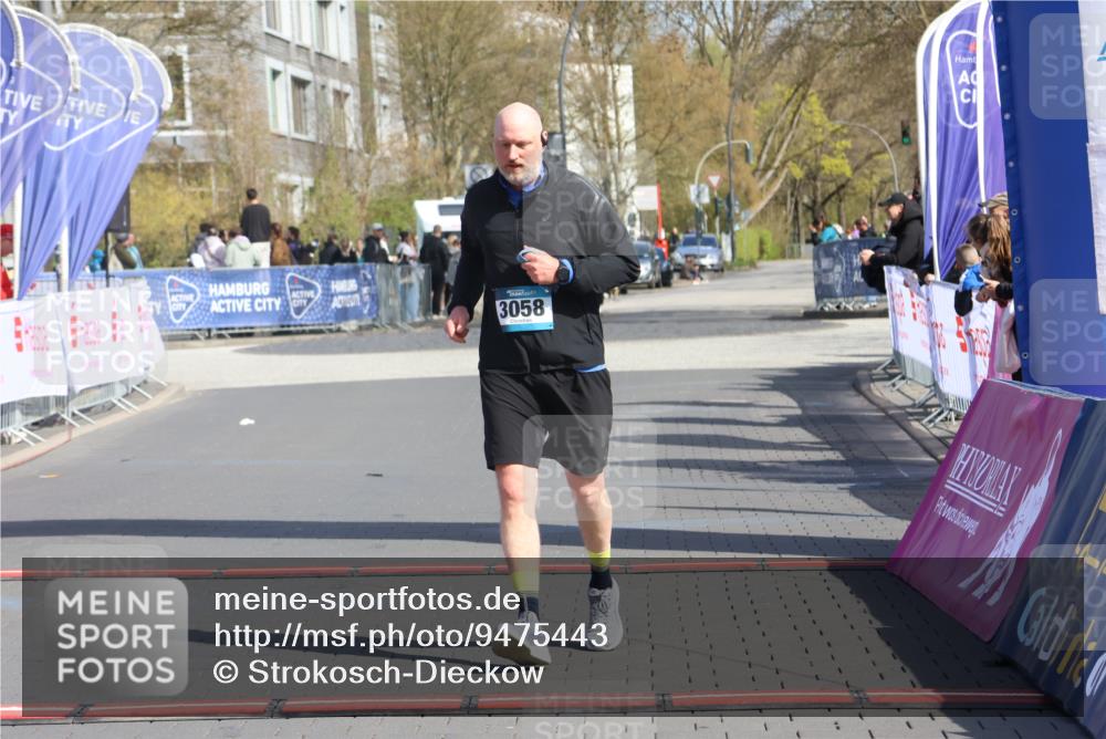12.04.2026 - 45. Internationalen Wilhelmsburger Insellauf Strokosch-Dieckow http://msf.ph/oto/9475443 12.04.2026 11:31:58 Ziel 3058 meine-sportfotos.de