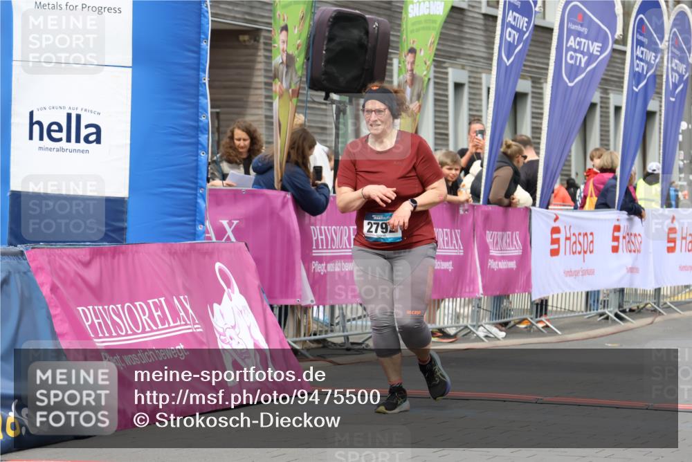 12.04.2026 - 45. Internationalen Wilhelmsburger Insellauf Strokosch-Dieckow http://msf.ph/oto/9475500 12.04.2026 13:32:30 Ziel 2792, 3632, 3628 meine-sportfotos.de