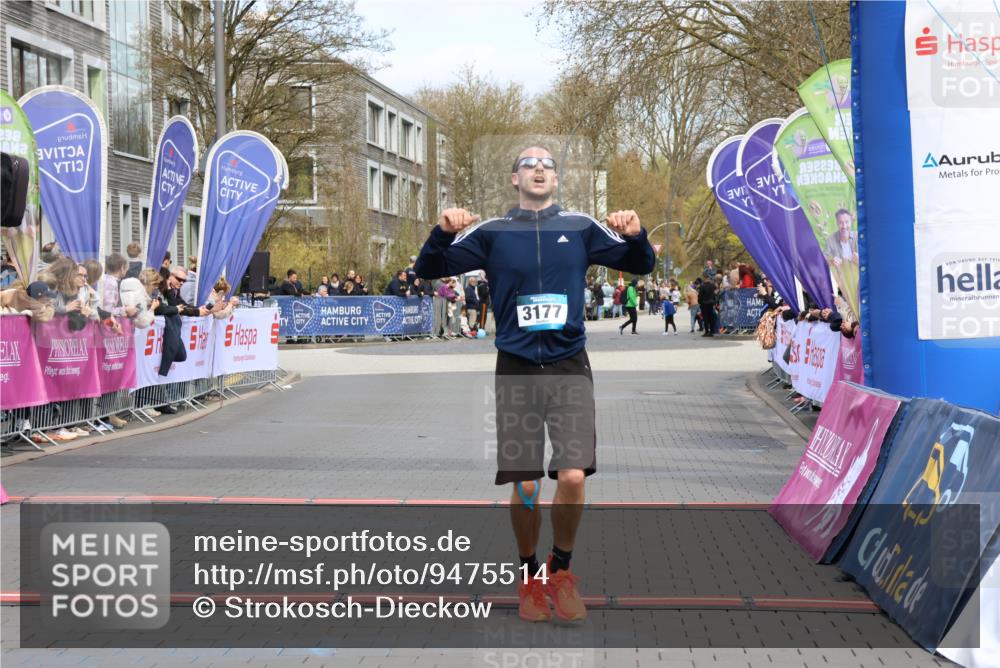 12.04.2026 - 45. Internationalen Wilhelmsburger Insellauf Strokosch-Dieckow http://msf.ph/oto/9475514 12.04.2026 12:55:42 Ziel 4079, 4678, 3177 meine-sportfotos.de
