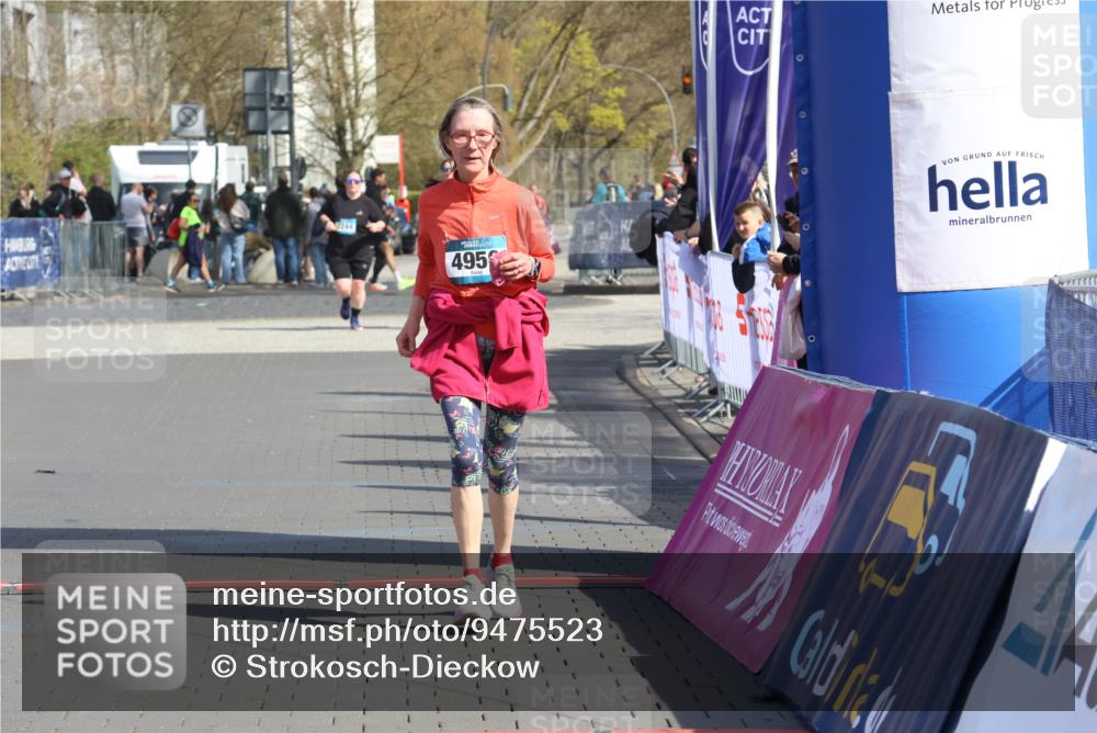 12.04.2026 - 45. Internationalen Wilhelmsburger Insellauf Strokosch-Dieckow http://msf.ph/oto/9475523 12.04.2026 11:32:54 Ziel 4950 meine-sportfotos.de