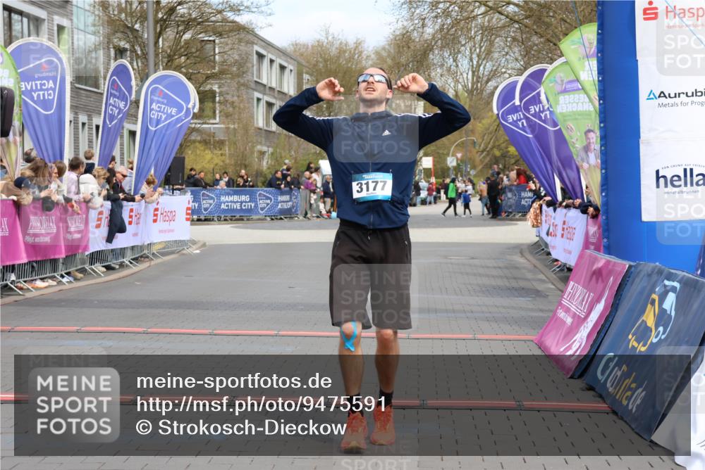 12.04.2026 - 45. Internationalen Wilhelmsburger Insellauf Strokosch-Dieckow http://msf.ph/oto/9475591 12.04.2026 12:55:43 Ziel 4079, 4678, 3177 meine-sportfotos.de