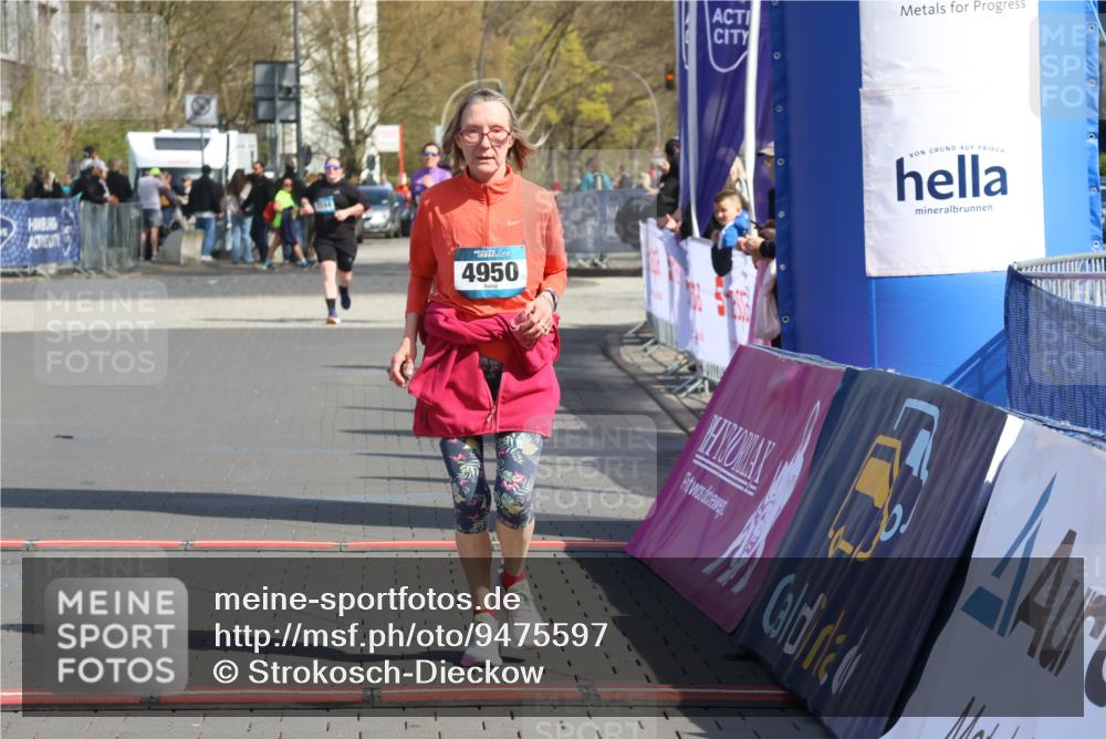 12.04.2026 - 45. Internationalen Wilhelmsburger Insellauf Strokosch-Dieckow http://msf.ph/oto/9475597 12.04.2026 11:32:55 Ziel 4950 meine-sportfotos.de