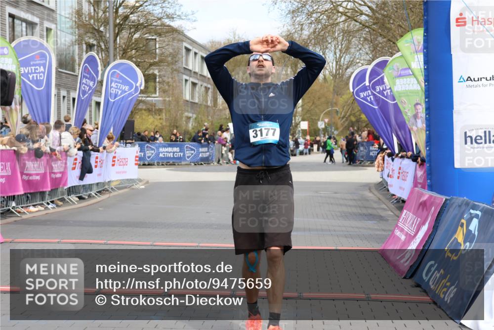 12.04.2026 - 45. Internationalen Wilhelmsburger Insellauf Strokosch-Dieckow http://msf.ph/oto/9475659 12.04.2026 12:55:43 Ziel 4079, 4678, 3177 meine-sportfotos.de