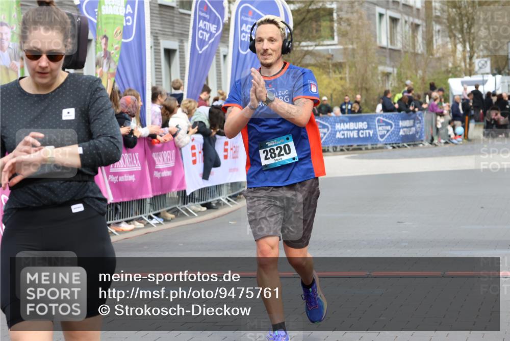 12.04.2026 - 45. Internationalen Wilhelmsburger Insellauf Strokosch-Dieckow http://msf.ph/oto/9475761 12.04.2026 12:55:54 Ziel 2737, 2820 meine-sportfotos.de