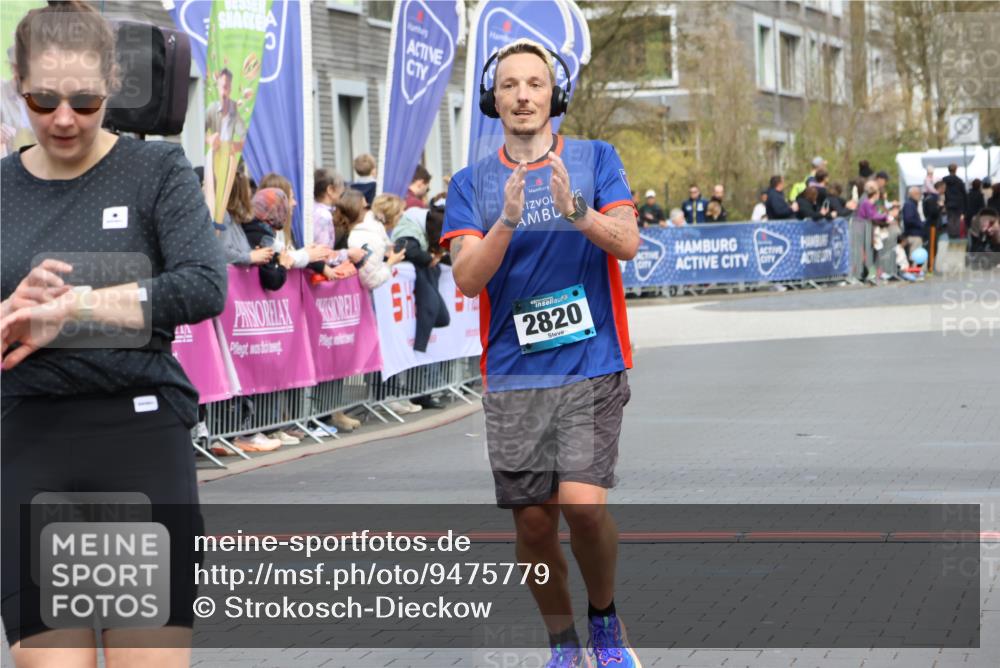 12.04.2026 - 45. Internationalen Wilhelmsburger Insellauf Strokosch-Dieckow http://msf.ph/oto/9475779 12.04.2026 12:55:55 Ziel 2737, 2820 meine-sportfotos.de