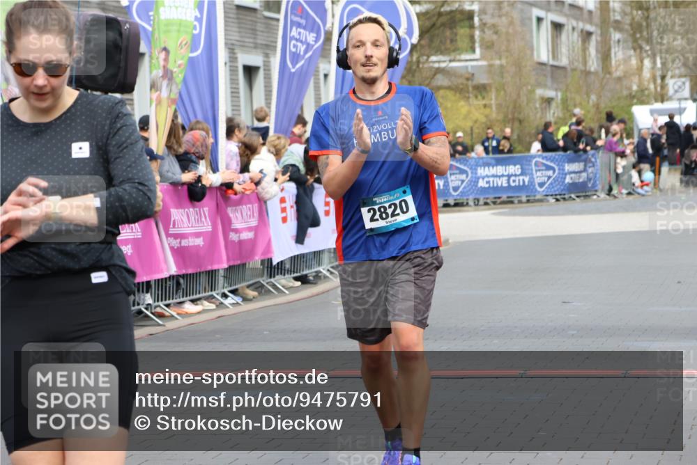 12.04.2026 - 45. Internationalen Wilhelmsburger Insellauf Strokosch-Dieckow http://msf.ph/oto/9475791 12.04.2026 12:55:55 Ziel 2737, 2820 meine-sportfotos.de