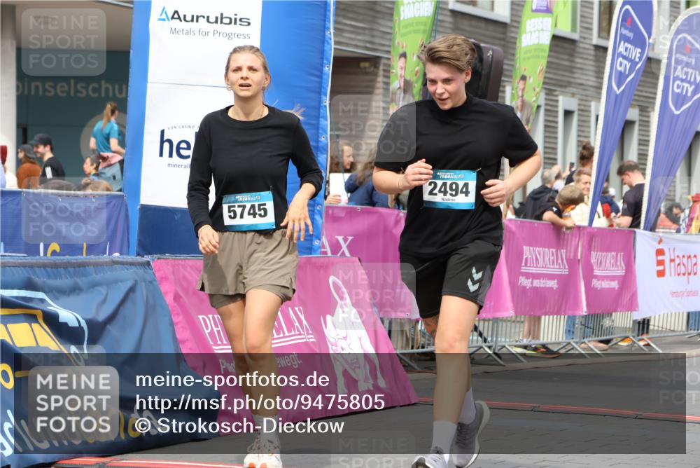 12.04.2026 - 45. Internationalen Wilhelmsburger Insellauf Strokosch-Dieckow http://msf.ph/oto/9475805 12.04.2026 13:31:45 Ziel 5745, 2494 meine-sportfotos.de