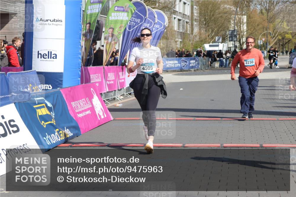 12.04.2026 - 45. Internationalen Wilhelmsburger Insellauf Strokosch-Dieckow http://msf.ph/oto/9475963 12.04.2026 11:33:31 Ziel 3474, 4509, 2230 meine-sportfotos.de