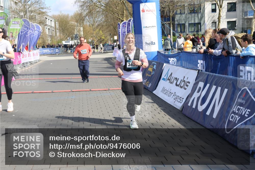 12.04.2026 - 45. Internationalen Wilhelmsburger Insellauf Strokosch-Dieckow http://msf.ph/oto/9476006 12.04.2026 11:33:32 Ziel 3474, 4509, 2230 meine-sportfotos.de