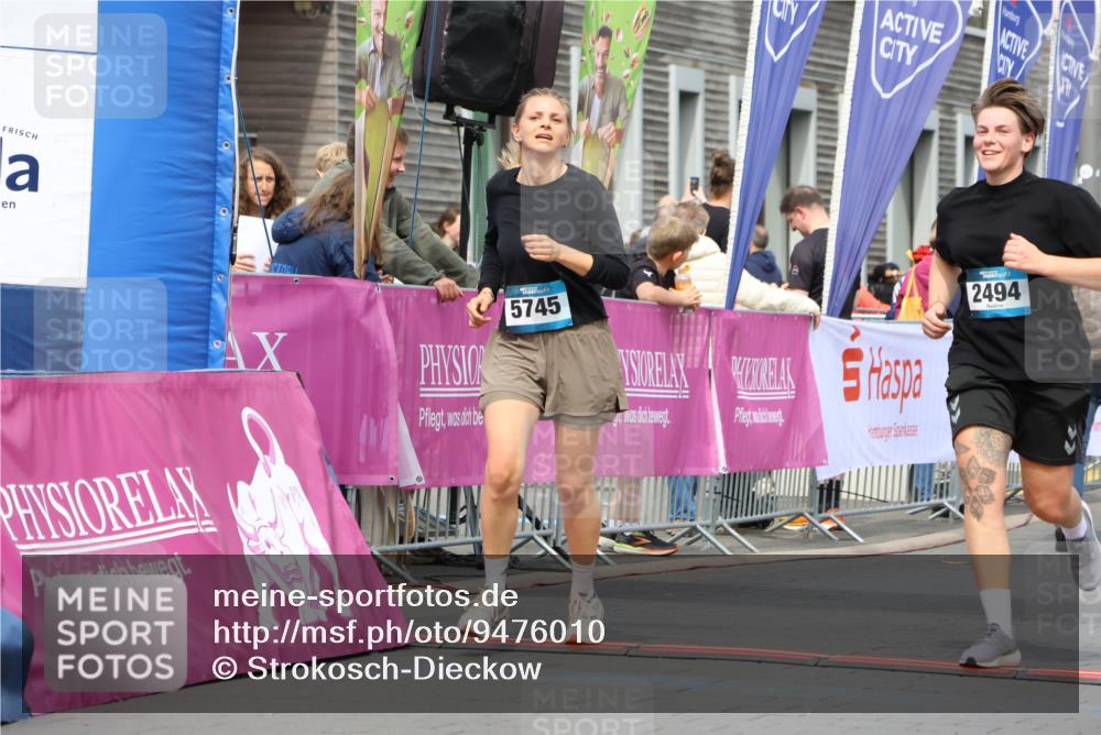 12.04.2026 - 45. Internationalen Wilhelmsburger Insellauf Strokosch-Dieckow http://msf.ph/oto/9476010 12.04.2026 13:31:43 Ziel 5745, 2494 meine-sportfotos.de