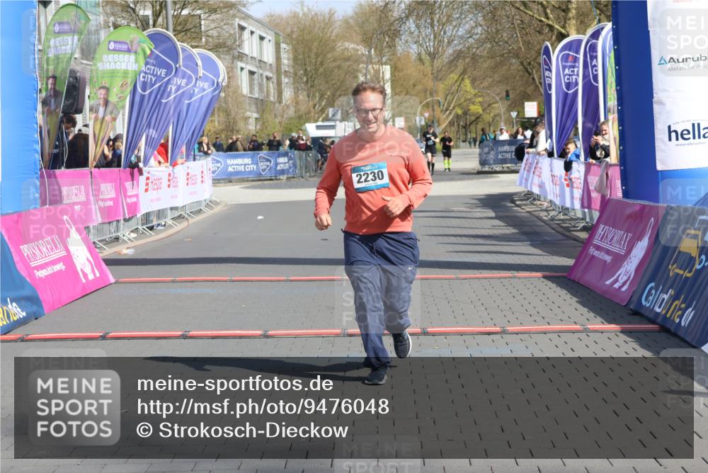 12.04.2026 - 45. Internationalen Wilhelmsburger Insellauf Strokosch-Dieckow http://msf.ph/oto/9476048 12.04.2026 11:33:34 Ziel 3474, 4509, 2230 meine-sportfotos.de