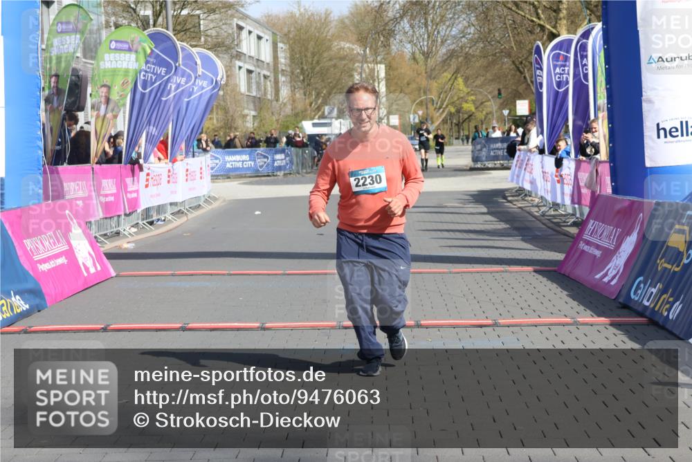 12.04.2026 - 45. Internationalen Wilhelmsburger Insellauf Strokosch-Dieckow http://msf.ph/oto/9476063 12.04.2026 11:33:34 Ziel 3474, 4509, 2230 meine-sportfotos.de