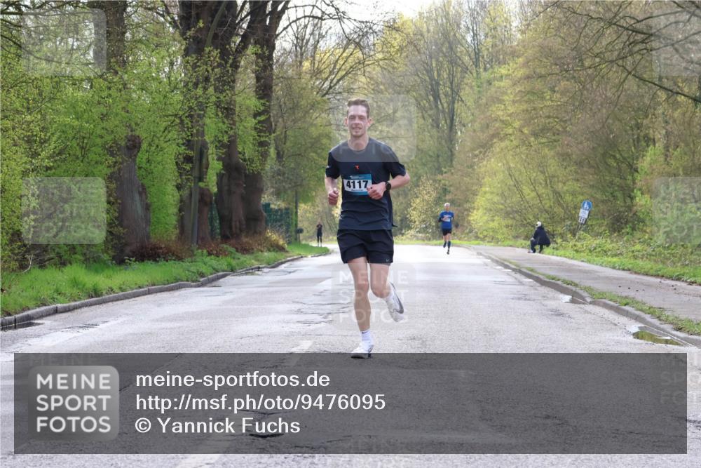 12.04.2026 - 45. Internationalen Wilhelmsburger Insellauf Yannick Fuchs http://msf.ph/oto/9476095 12.04.2026 10:09:53 Laufen 4117 meine-sportfotos.de