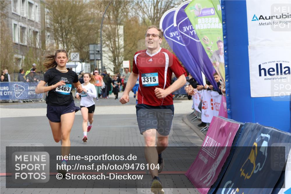 12.04.2026 - 45. Internationalen Wilhelmsburger Insellauf Strokosch-Dieckow http://msf.ph/oto/9476104 12.04.2026 12:56:12 Ziel 4728, 3315, 5463, 4459, 5817 meine-sportfotos.de