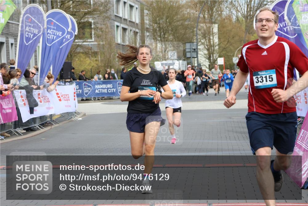 12.04.2026 - 45. Internationalen Wilhelmsburger Insellauf Strokosch-Dieckow http://msf.ph/oto/9476129 12.04.2026 12:56:12 Ziel 4728, 3315, 5463, 4459, 5817 meine-sportfotos.de