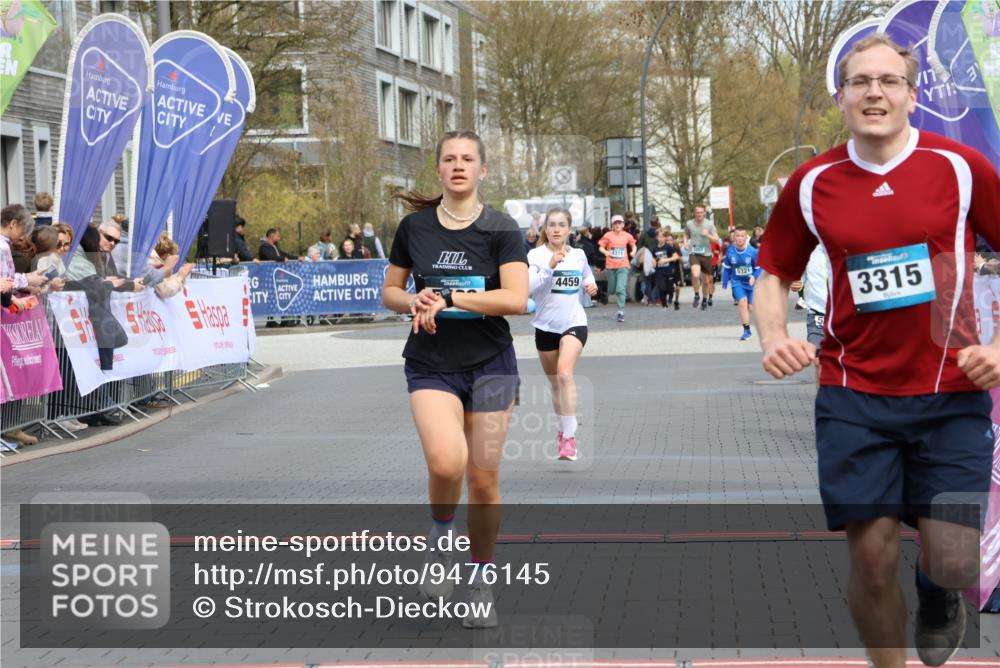 12.04.2026 - 45. Internationalen Wilhelmsburger Insellauf Strokosch-Dieckow http://msf.ph/oto/9476145 12.04.2026 12:56:13 Ziel 4728, 3315, 5463, 4459, 5817 meine-sportfotos.de