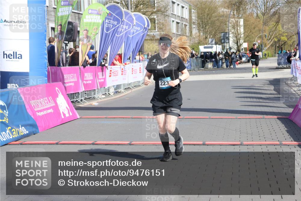 12.04.2026 - 45. Internationalen Wilhelmsburger Insellauf Strokosch-Dieckow http://msf.ph/oto/9476151 12.04.2026 11:33:49 Ziel 2233 meine-sportfotos.de