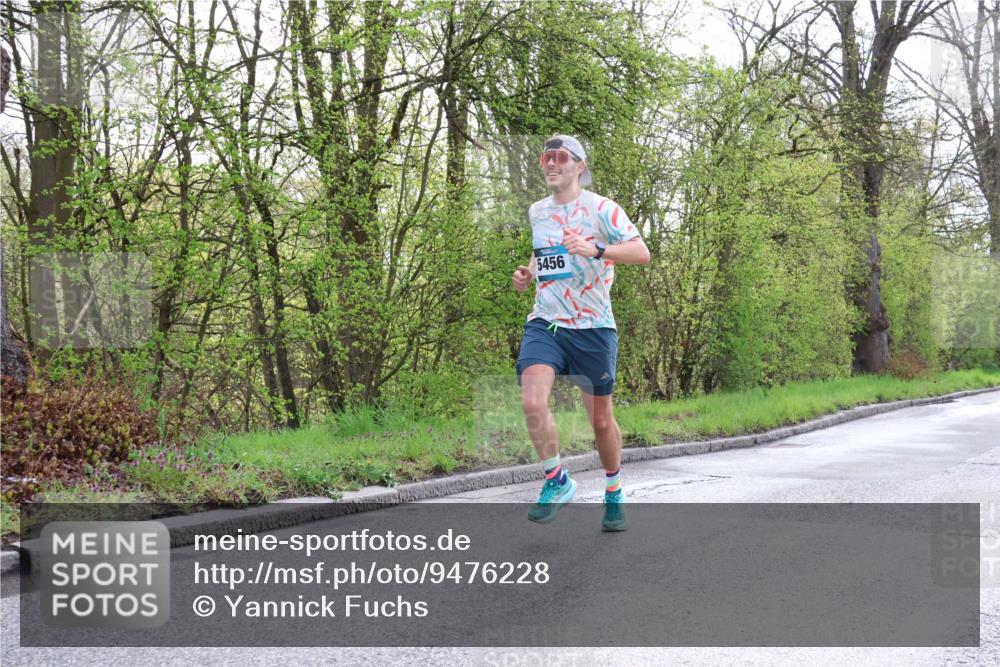 12.04.2026 - 45. Internationalen Wilhelmsburger Insellauf Yannick Fuchs http://msf.ph/oto/9476228 12.04.2026 10:10:13 Laufen 5456 meine-sportfotos.de