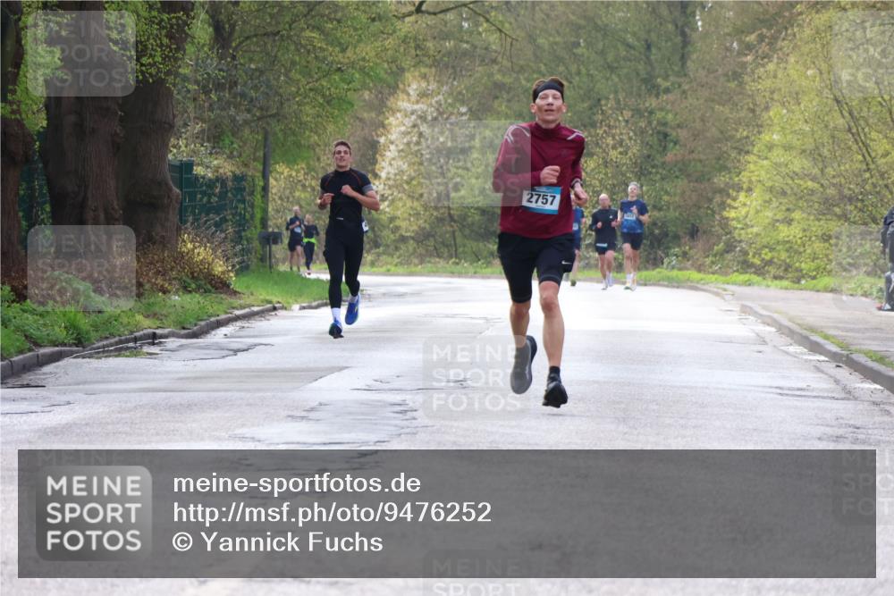 12.04.2026 - 45. Internationalen Wilhelmsburger Insellauf Yannick Fuchs http://msf.ph/oto/9476252 12.04.2026 10:10:20 Laufen 2757 meine-sportfotos.de