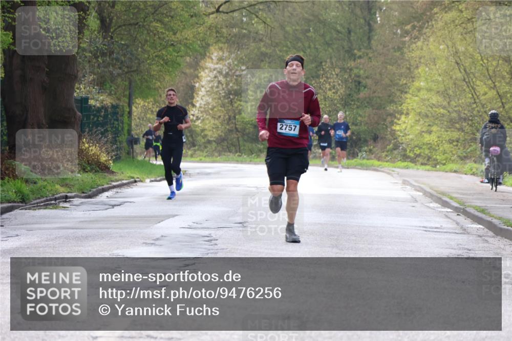 12.04.2026 - 45. Internationalen Wilhelmsburger Insellauf Yannick Fuchs http://msf.ph/oto/9476256 12.04.2026 10:10:20 Laufen 2757 meine-sportfotos.de