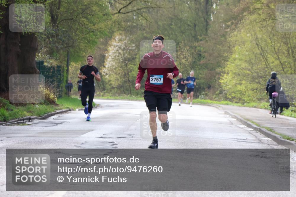 12.04.2026 - 45. Internationalen Wilhelmsburger Insellauf Yannick Fuchs http://msf.ph/oto/9476260 12.04.2026 10:10:20 Laufen 2757 meine-sportfotos.de