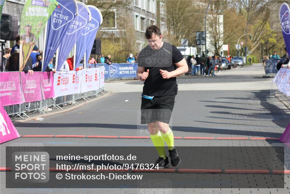 12.04.2026 - 45. Internationalen Wilhelmsburger Insellauf Strokosch-Dieckow http://msf.ph/oto/9476324 12.04.2026 11:34:01 Ziel 4939 meine-sportfotos.de