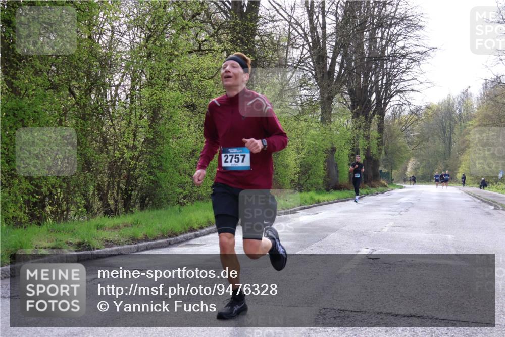 12.04.2026 - 45. Internationalen Wilhelmsburger Insellauf Yannick Fuchs http://msf.ph/oto/9476328 12.04.2026 10:10:26 Laufen 2757 meine-sportfotos.de