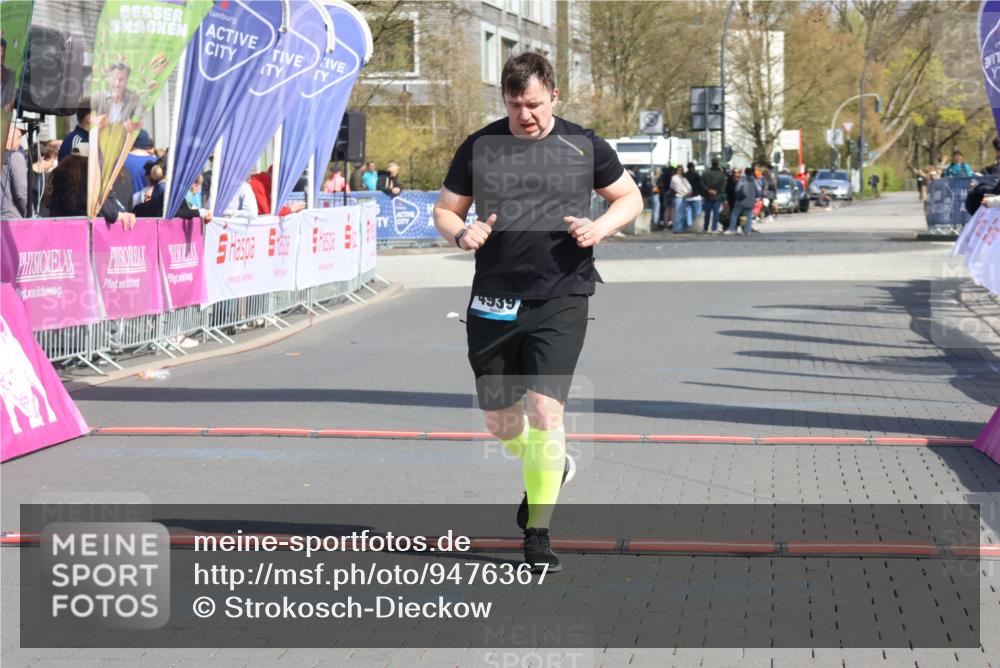 12.04.2026 - 45. Internationalen Wilhelmsburger Insellauf Strokosch-Dieckow http://msf.ph/oto/9476367 12.04.2026 11:34:02 Ziel 4939 meine-sportfotos.de