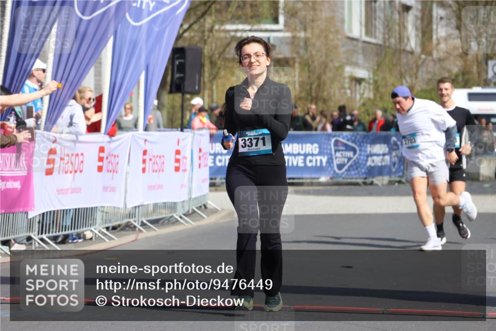 12.04.2026 - 45. Internationalen Wilhelmsburger Insellauf Strokosch-Dieckow http://msf.ph/oto/9476449 12.04.2026 11:35:16 Ziel 3371, 2703 meine-sportfotos.de