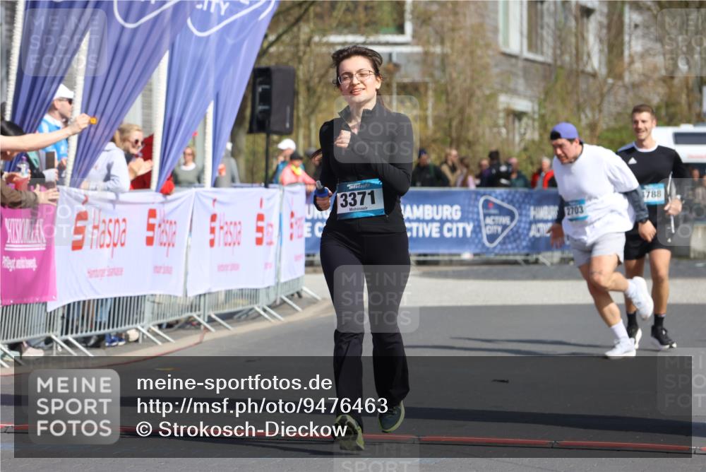 12.04.2026 - 45. Internationalen Wilhelmsburger Insellauf Strokosch-Dieckow http://msf.ph/oto/9476463 12.04.2026 11:35:16 Ziel 3371, 2703 meine-sportfotos.de