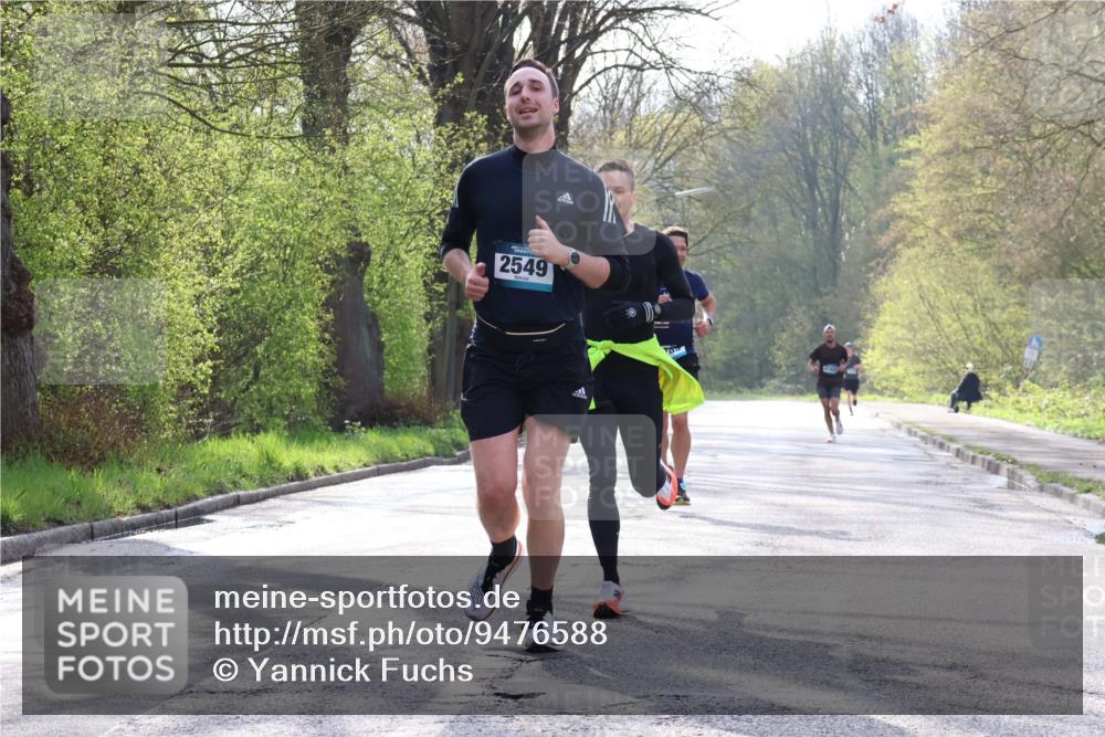 12.04.2026 - 45. Internationalen Wilhelmsburger Insellauf Yannick Fuchs http://msf.ph/oto/9476588 12.04.2026 10:11:00 Laufen 2549 meine-sportfotos.de