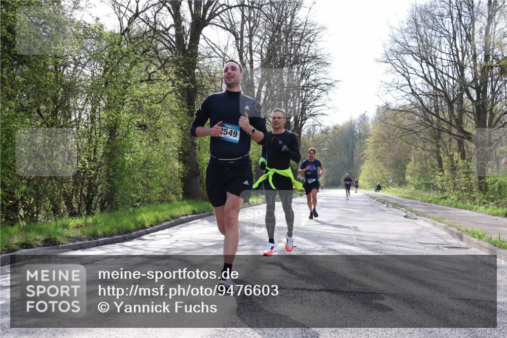 12.04.2026 - 45. Internationalen Wilhelmsburger Insellauf Yannick Fuchs http://msf.ph/oto/9476603 12.04.2026 10:11:01 Laufen 2549 meine-sportfotos.de