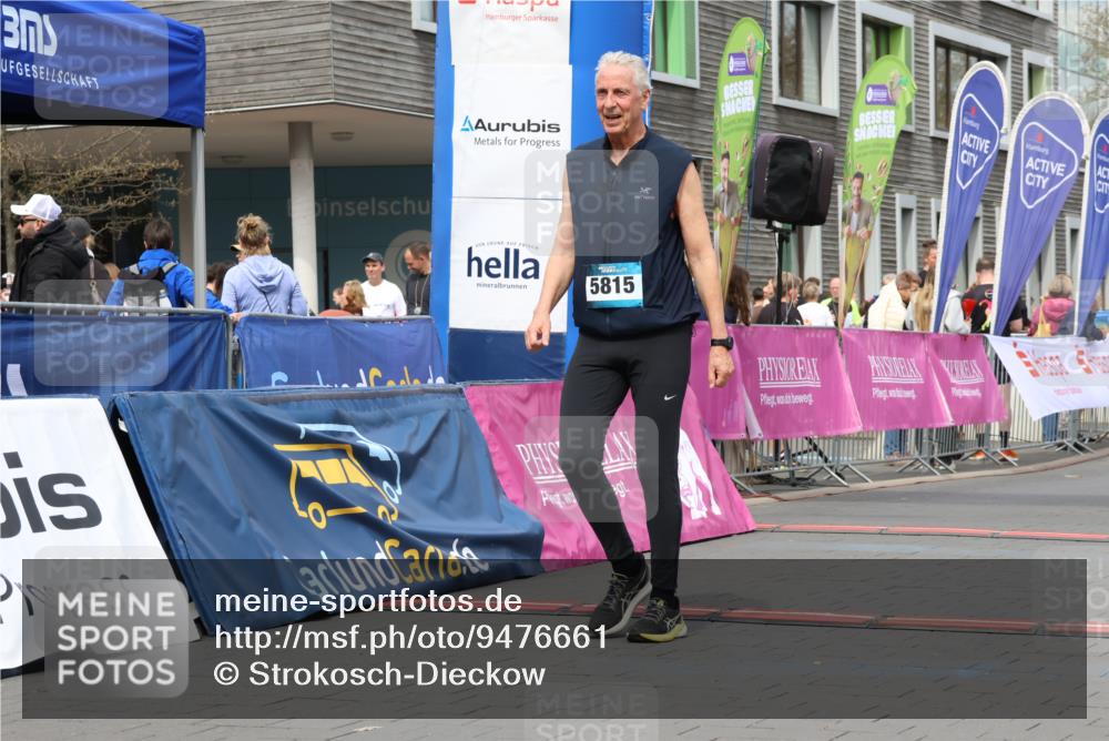 12.04.2026 - 45. Internationalen Wilhelmsburger Insellauf Strokosch-Dieckow http://msf.ph/oto/9476661 12.04.2026 13:31:13 Ziel 4456, 4463, 5815 meine-sportfotos.de