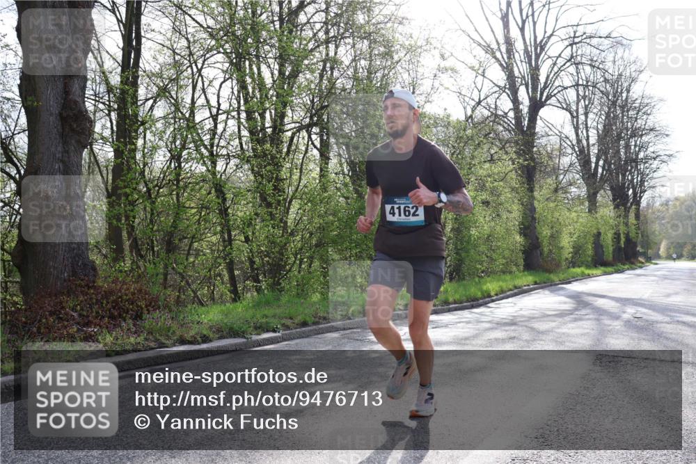 12.04.2026 - 45. Internationalen Wilhelmsburger Insellauf Yannick Fuchs http://msf.ph/oto/9476713 12.04.2026 10:11:11 Laufen 4162 meine-sportfotos.de