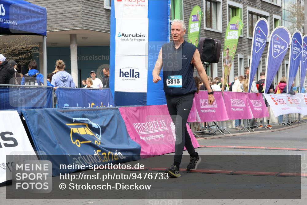 12.04.2026 - 45. Internationalen Wilhelmsburger Insellauf Strokosch-Dieckow http://msf.ph/oto/9476733 12.04.2026 13:31:13 Ziel 4456, 4463, 5815 meine-sportfotos.de