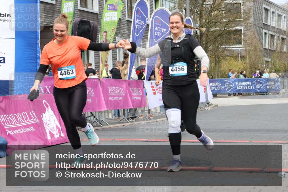12.04.2026 - 45. Internationalen Wilhelmsburger Insellauf Strokosch-Dieckow http://msf.ph/oto/9476770 12.04.2026 13:31:10 Ziel 4456, 4463, 5815 meine-sportfotos.de