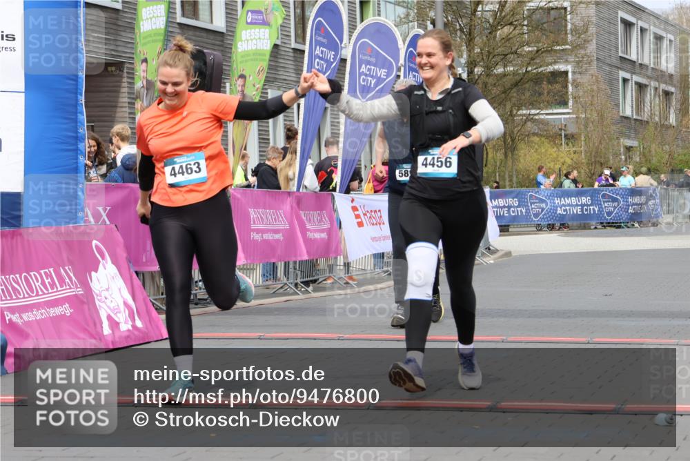 12.04.2026 - 45. Internationalen Wilhelmsburger Insellauf Strokosch-Dieckow http://msf.ph/oto/9476800 12.04.2026 13:31:10 Ziel 4456, 4463, 5815 meine-sportfotos.de