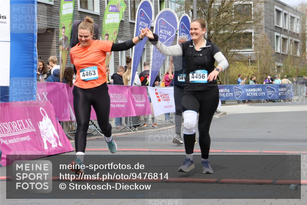 12.04.2026 - 45. Internationalen Wilhelmsburger Insellauf Strokosch-Dieckow http://msf.ph/oto/9476814 12.04.2026 13:31:10 Ziel 4456, 4463, 5815 meine-sportfotos.de